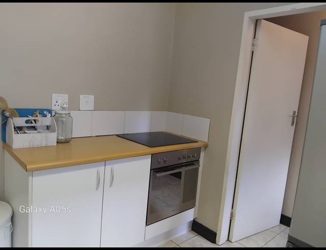 57M² BUSINESS TO LET IN BRYANSTON